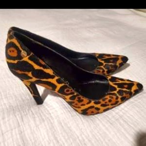 Calvin Klein Brady Pump leopard 6.5